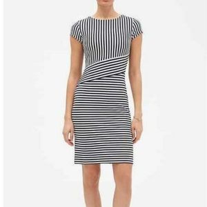 Banana Republic Black and white stripped - 6P